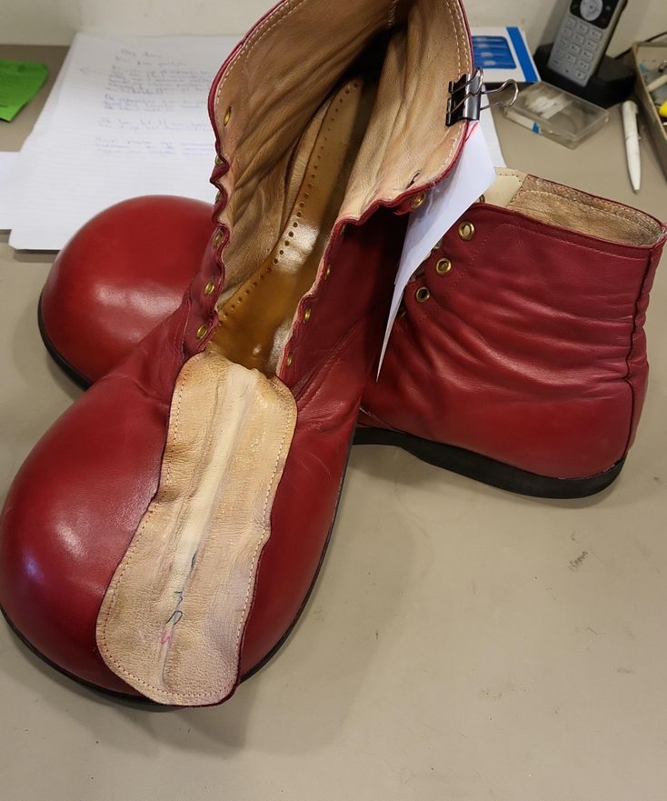 Clownsschoenen ;)